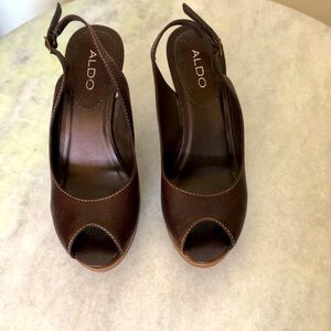 Aldo vintage wedge platform sling back leather shoes.